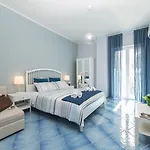 Couette-café Capri 3*